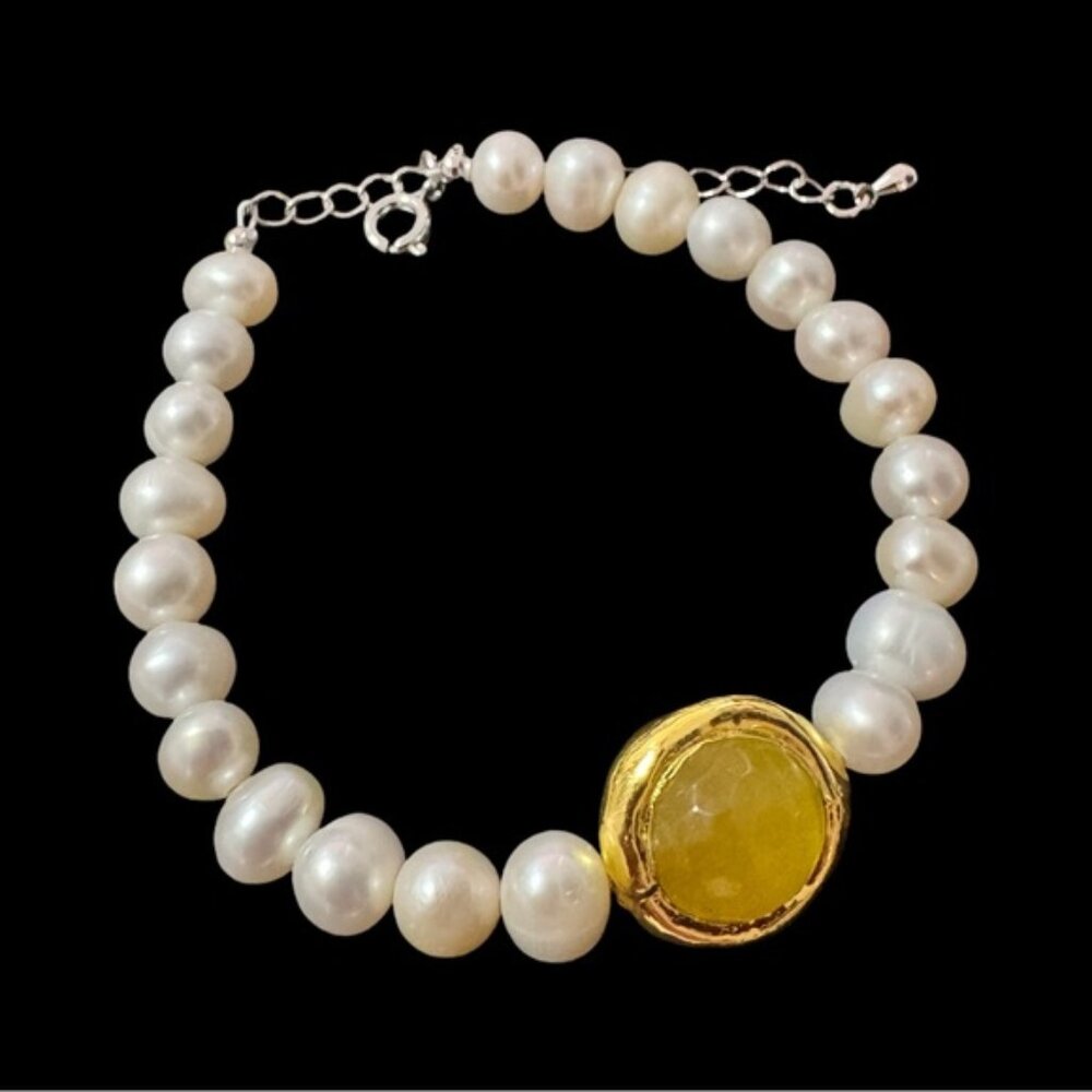 ✨Freshwater Pearl Bracelet with Gold-Tone Yellow Cabochon